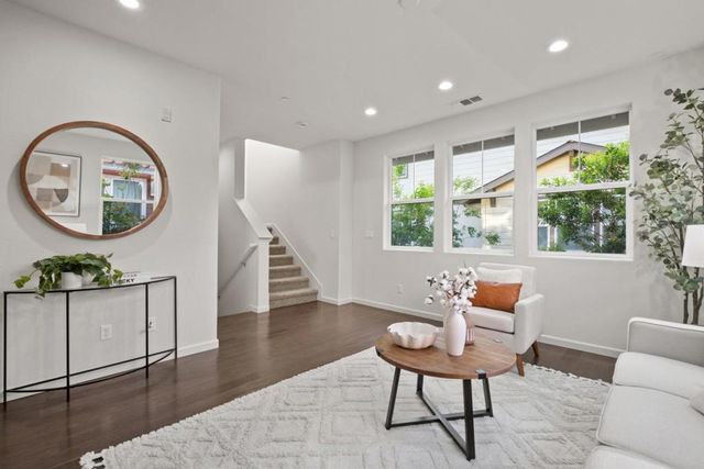 2104 Vincenzo, San Jose, CA 95133