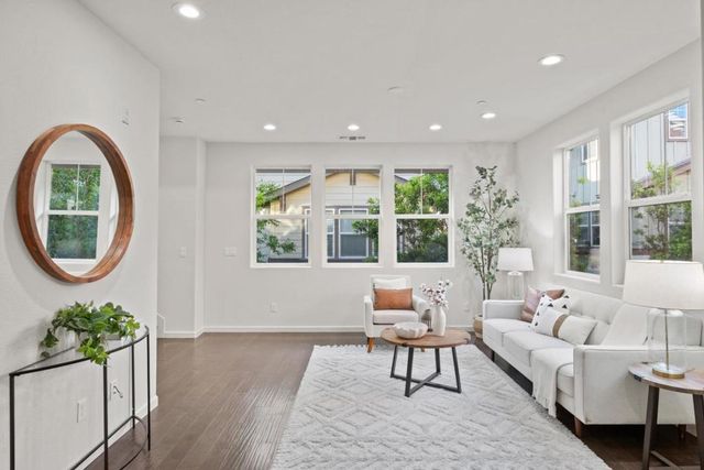 2104 Vincenzo, San Jose, CA 95133