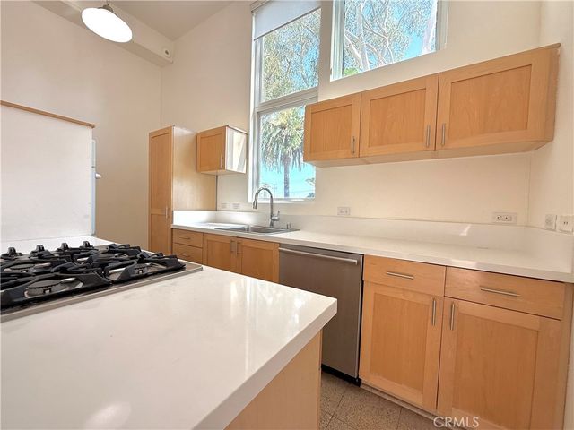 323 E Dayman 3, Long Beach, CA 90806