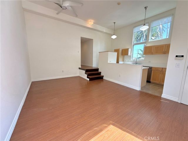 323 E Dayman 3, Long Beach, CA 90806