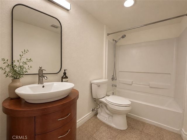 323 E Dayman 3, Long Beach, CA 90806