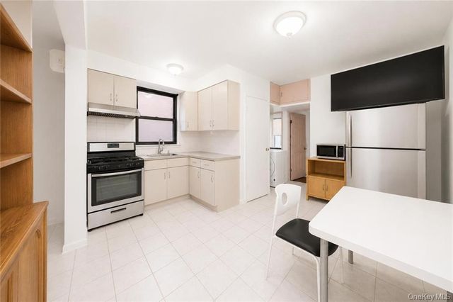 815 Avenue U, Brooklyn, NY 11223