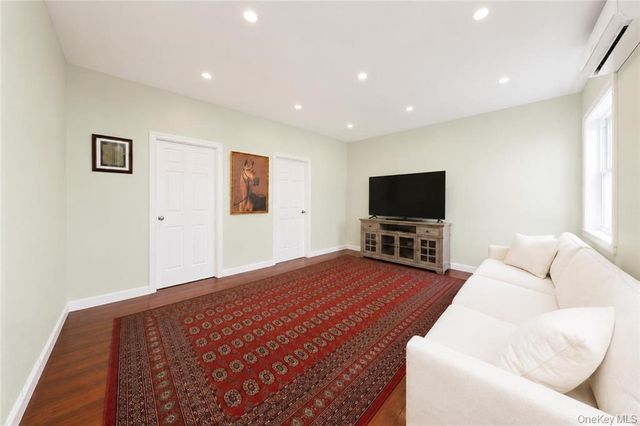 815 Avenue U, Brooklyn, NY 11223