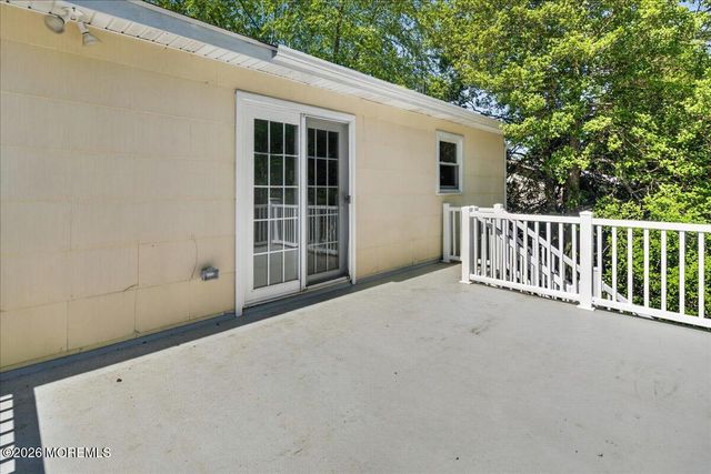 113 Lubbers Lane, Manahawkin, NJ 08050