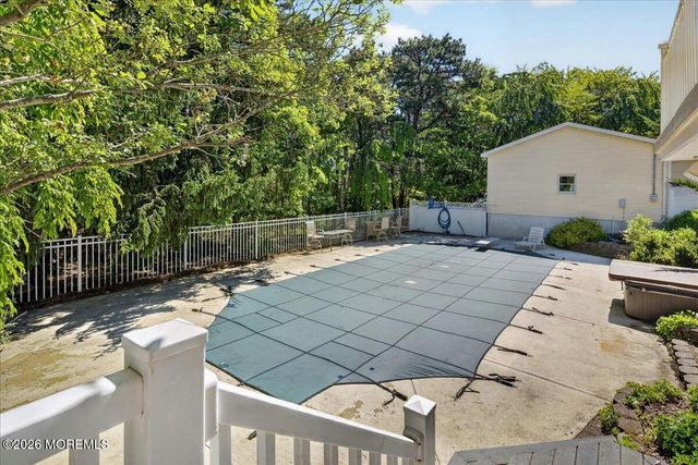 113 Lubbers Lane, Manahawkin, NJ 08050