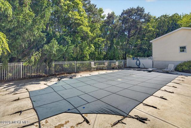 113 Lubbers Lane, Manahawkin, NJ 08050