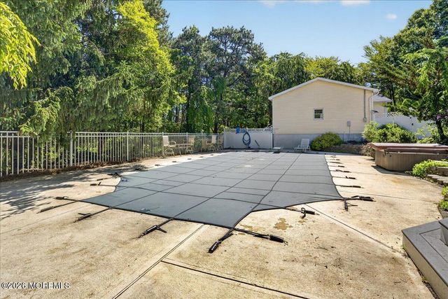 113 Lubbers Lane, Manahawkin, NJ 08050