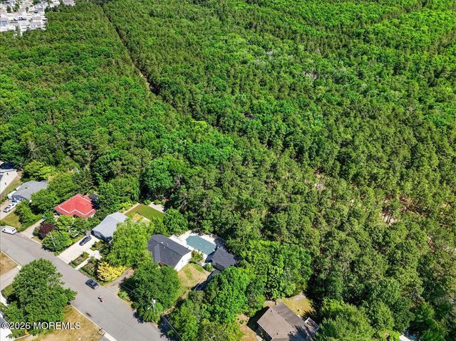 113 Lubbers Lane, Manahawkin, NJ 08050