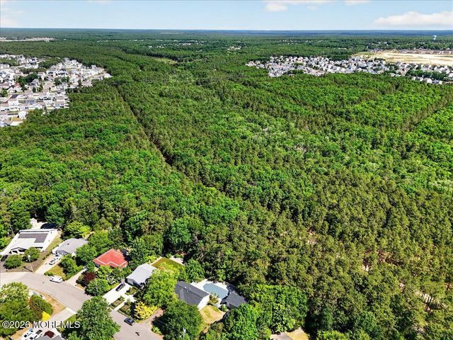 113 Lubbers Lane, Manahawkin, NJ 08050