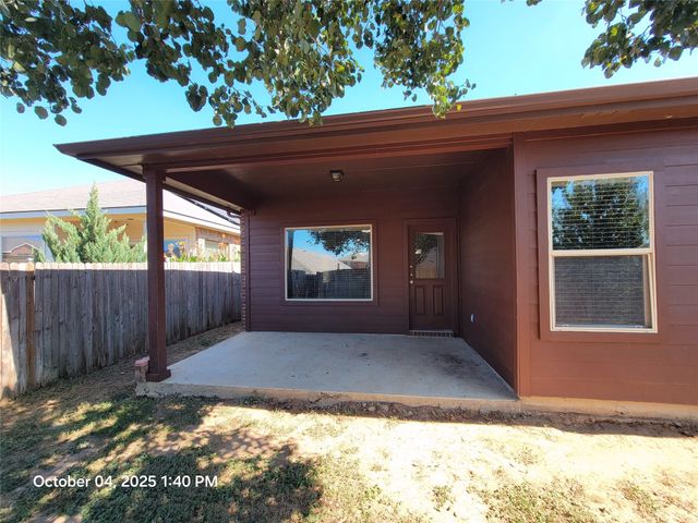 912 Iona Drive, Fort Worth, TX 76120