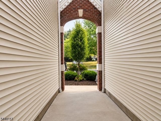 810 Firethorn Dr E2, Union Twp., NJ 07083