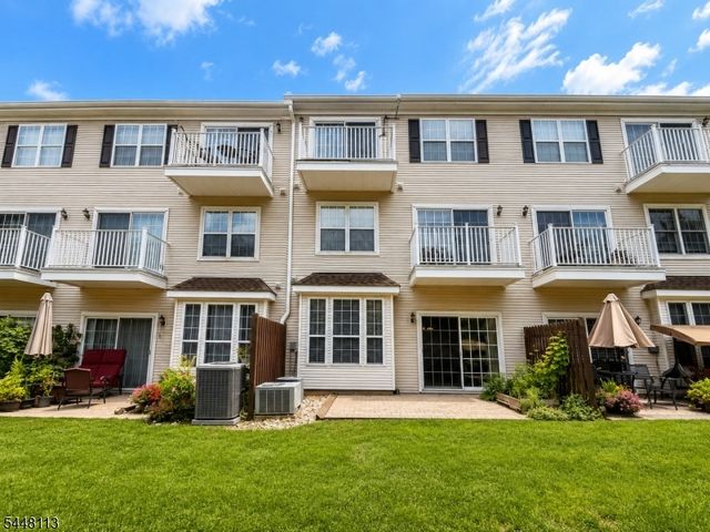810 Firethorn Dr E2, Union Twp., NJ 07083