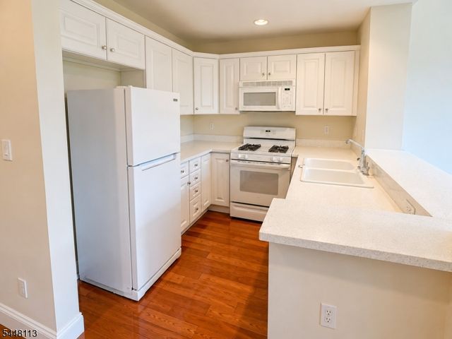 810 Firethorn Dr E2, Union Twp., NJ 07083