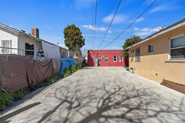 1174 W 38th, Los Angeles, CA 90037