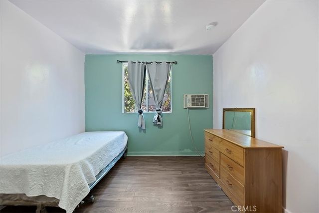 1174 W 38th, Los Angeles, CA 90037