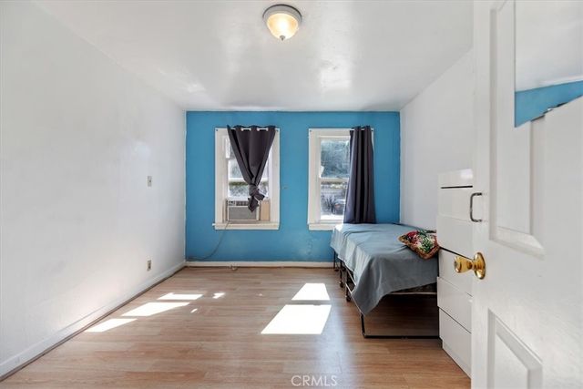 1174 W 38th, Los Angeles, CA 90037