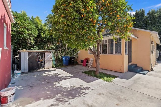 1174 W 38th, Los Angeles, CA 90037