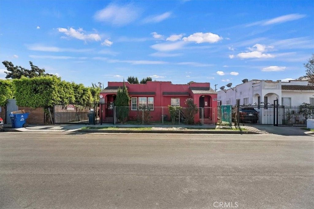 1174 W 38th, Los Angeles, CA 90037