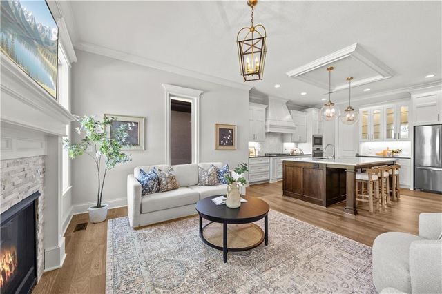 16408 Rosehill Street, Overland Park, KS 66221