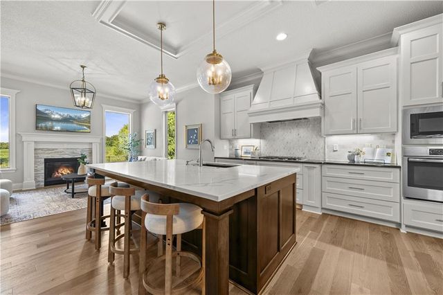 16408 Rosehill Street, Overland Park, KS 66221