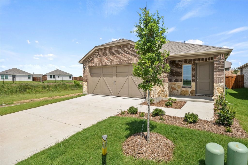 1322 Olivewood Place, Crandall, TX 75114