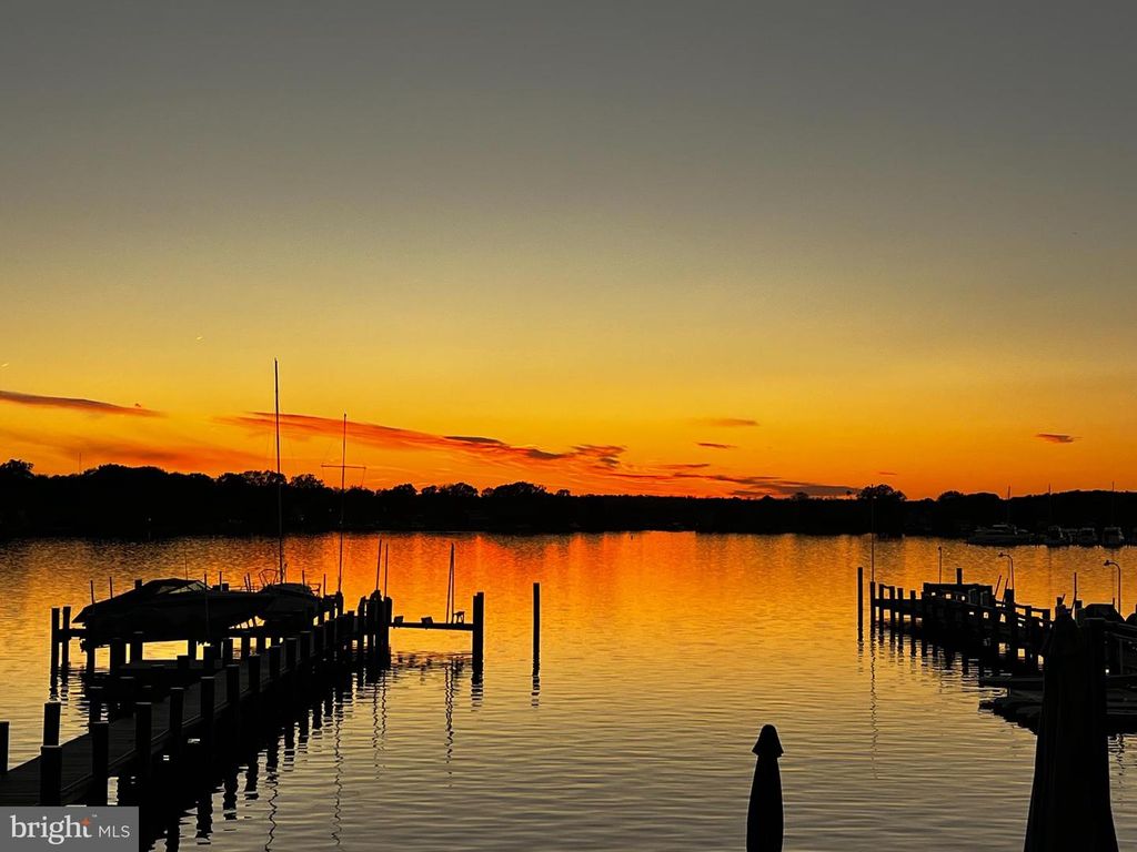 4992 LERCH DR, Shady Side, MD 20764