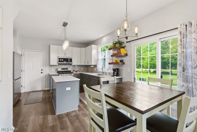 8431 Shorthorn Drive, Sagamore Hills, OH 44067