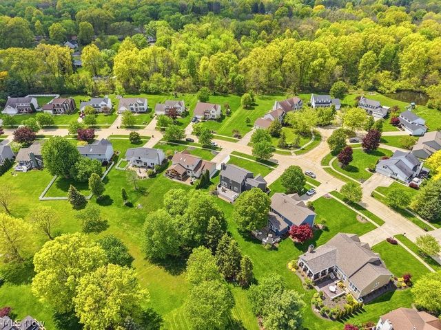 8431 Shorthorn Drive, Sagamore Hills, OH 44067