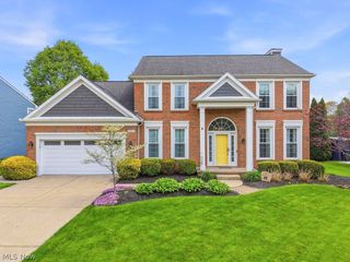 8431 Shorthorn Drive, Sagamore Hills, OH 44067