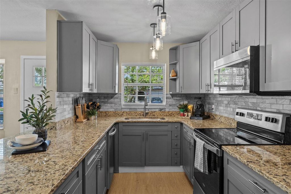 Image 9 of property listing at 7610 S SHERRILL STREET, Tampa, FL 33616
