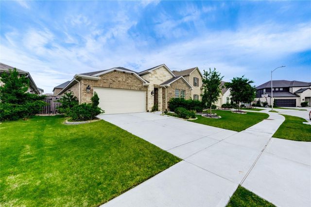 9210 Lair Cove Drive, Cypress, TX 77433