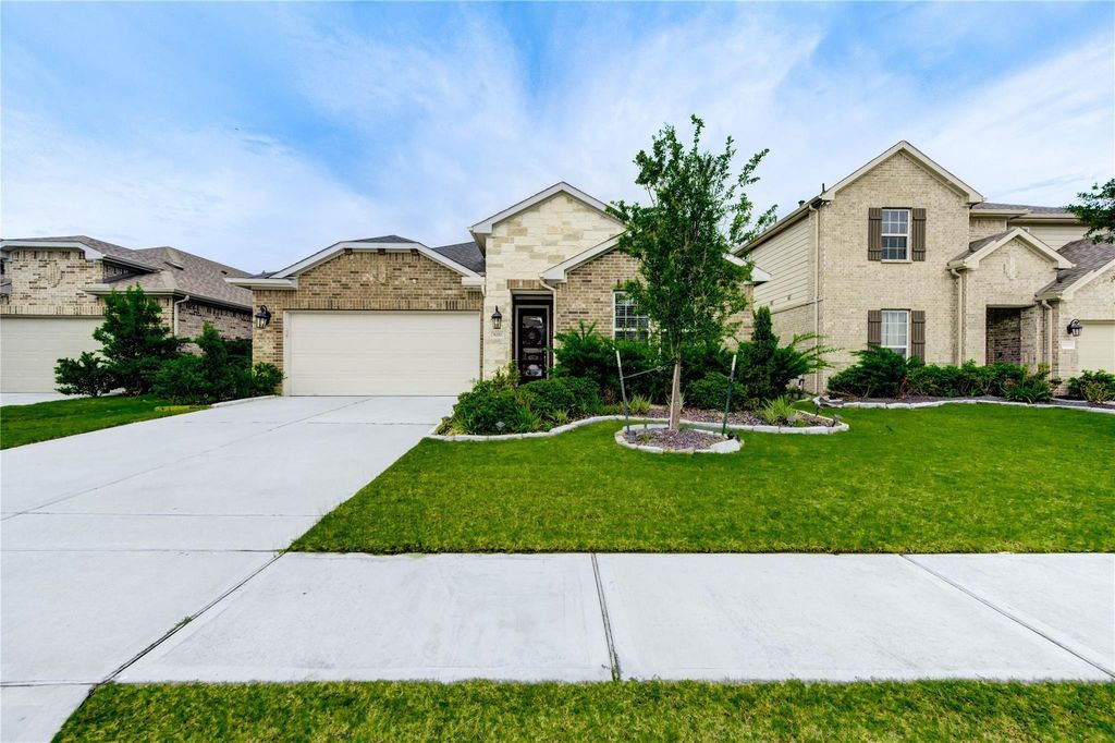 9210 Lair Cove Drive, Cypress, TX 77433