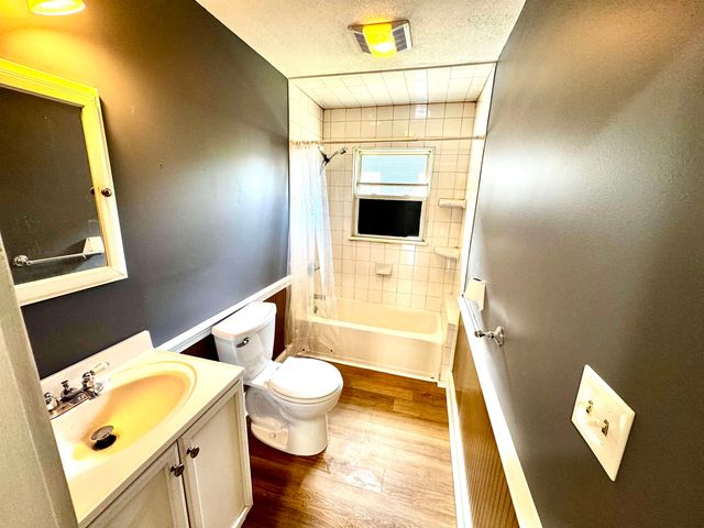 23 Oak Street, Derry, NH 03038