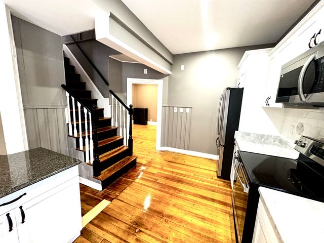 23 Oak Street, Derry, NH 03038