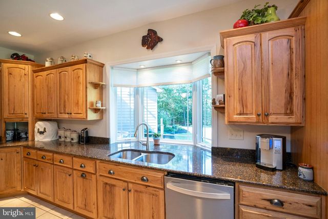 12946 LAKELAND DR, Hesston, PA 16647