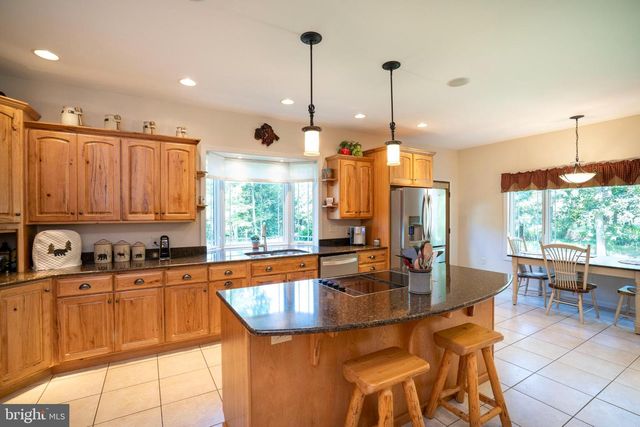 12946 LAKELAND DR, Hesston, PA 16647