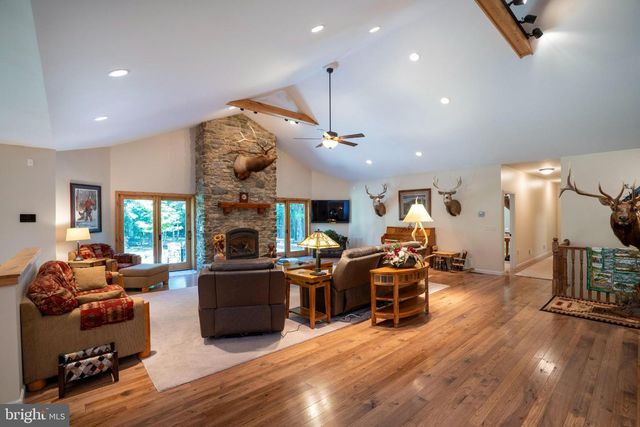 12946 LAKELAND DR, Hesston, PA 16647