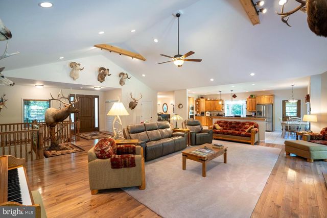 12946 LAKELAND DR, Hesston, PA 16647