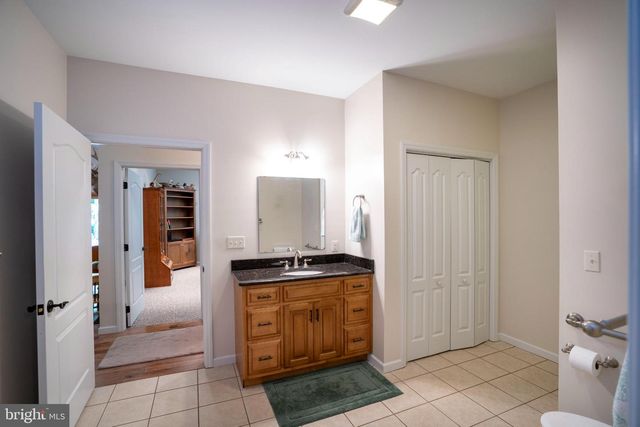 12946 LAKELAND DR, Hesston, PA 16647