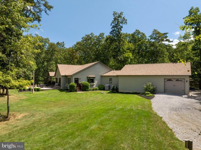 12946 LAKELAND DR, Hesston, PA 16647