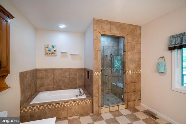 12946 LAKELAND DR, Hesston, PA 16647