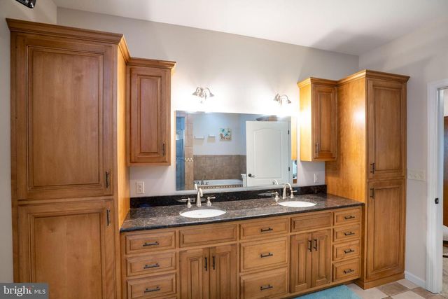 12946 LAKELAND DR, Hesston, PA 16647