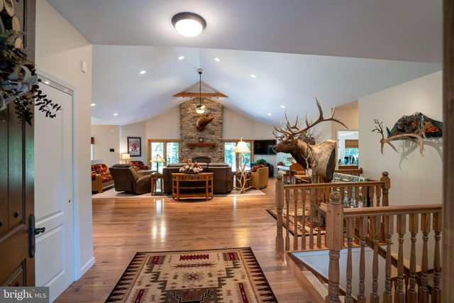 12946 LAKELAND DR, Hesston, PA 16647