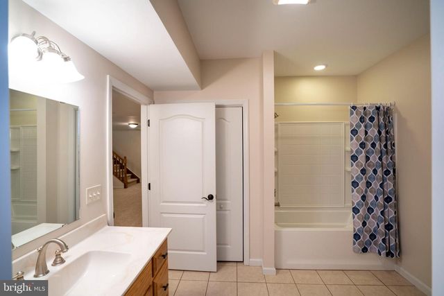 12946 LAKELAND DR, Hesston, PA 16647