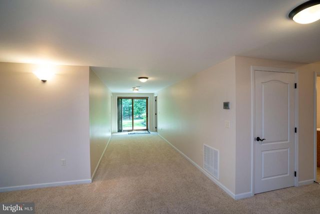 12946 LAKELAND DR, Hesston, PA 16647