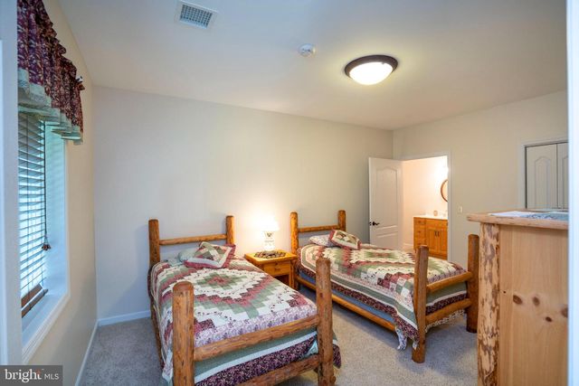 12946 LAKELAND DR, Hesston, PA 16647