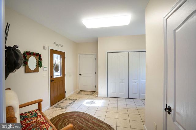 12946 LAKELAND DR, Hesston, PA 16647