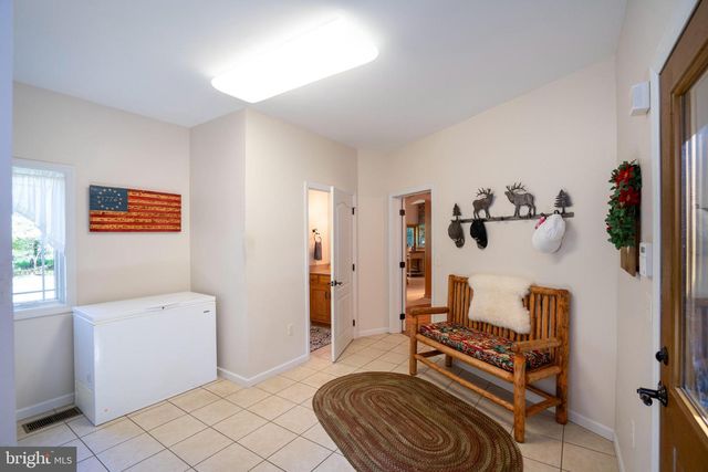 12946 LAKELAND DR, Hesston, PA 16647