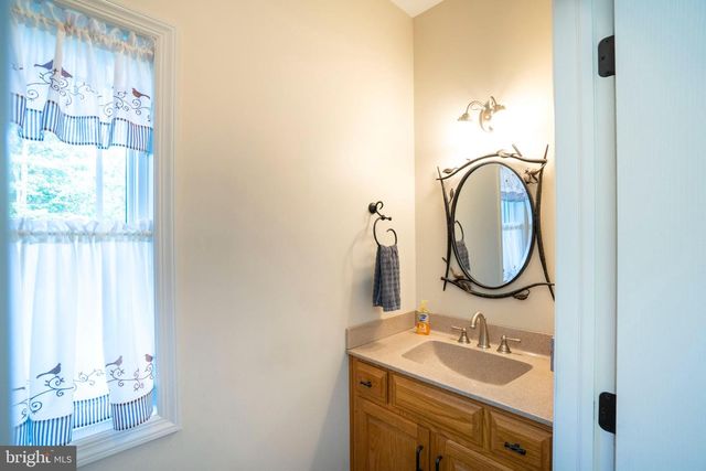 12946 LAKELAND DR, Hesston, PA 16647