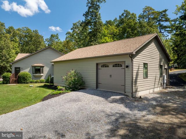 12946 LAKELAND DR, Hesston, PA 16647